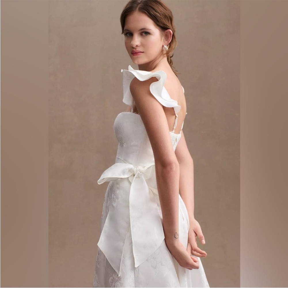 V. Chapman White Midi Dress - Picture 3 of 12